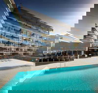 Honeysuckle Executive Apartments - Accommodation Yamba