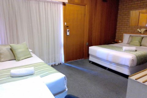 Country Home Motor Inn - Accommodation Yamba 4