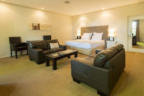 Beau Monde International - Accommodation Yamba 0
