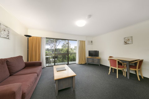 Mt Ommaney Hotel Apartments - Accommodation Yamba 5