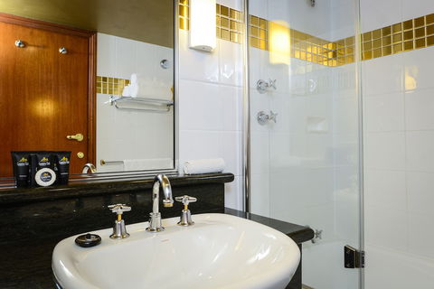 Country Club Tasmania - Accommodation Yamba 5