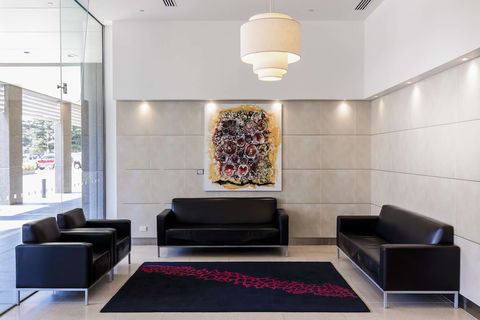 Oaks Glenelg Plaza Pier Suites - Accommodation Yamba 6