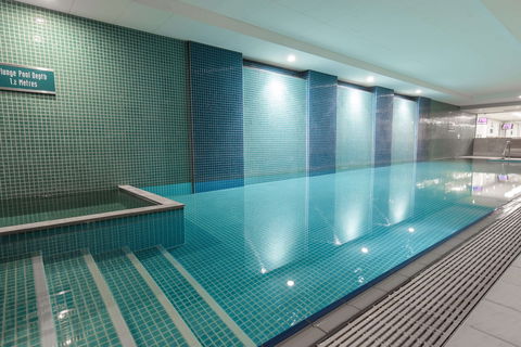 Oaks Glenelg Plaza Pier Suites - Accommodation Yamba 1