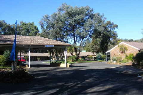 Matthew Flinders Motor Inn - Accommodation Yamba 2