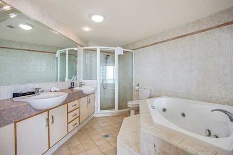 Mantra Sun City - Accommodation Yamba 5