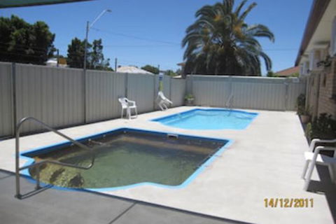 Dragon Phoenix Motel & Restaurant - Accommodation Yamba 7