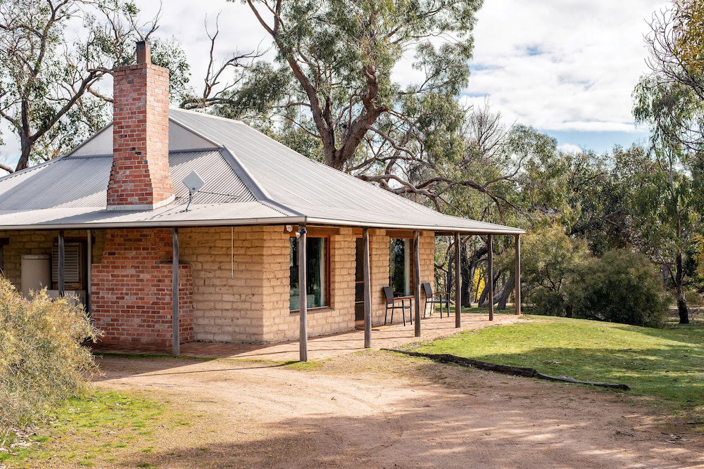 Muntham VIC Accommodation Yamba