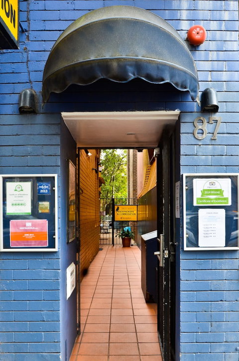 Blue Parrot Backpackers - Accommodation Yamba 0