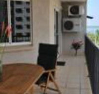 Inner city Cardona Court apartment - Accommodation Yamba