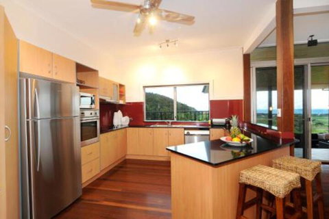 Seaview - Accommodation Yamba 2