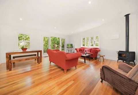 Poets Cottage Fireplace Close To Treks - Accommodation Yamba 3