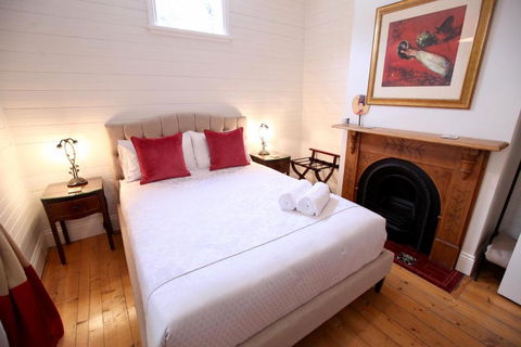 Poets Cottage Fireplace Close To Treks - Accommodation Yamba 6