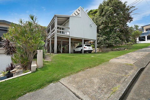 Rocky Views 1 - Accommodation Yamba 1