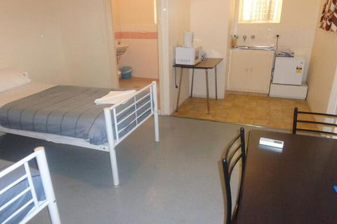 Adelaide Backpackers Travellers Inn - Accommodation Yamba 6