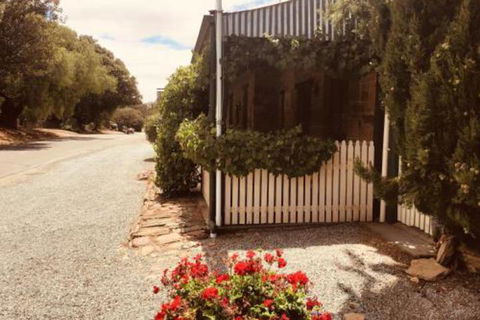 The Olde Devonshire House - Accommodation Yamba 0