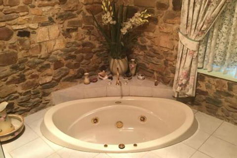 The Olde Devonshire House - Accommodation Yamba 4
