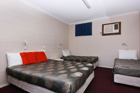 Motel Poinsettia - Accommodation Yamba 4