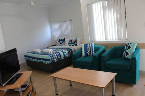 Mandurah Ocean Marina Chalets - Accommodation Yamba 3