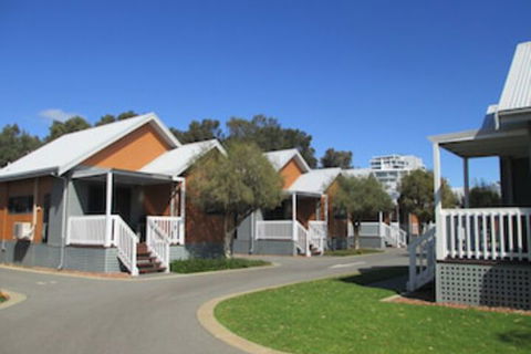 Mandurah Ocean Marina Chalets - Accommodation Yamba 0