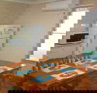 Lake Edge Holiday Units - Accommodation Yamba