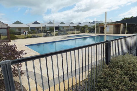 Seafront Unit 49 - Accommodation Yamba 2
