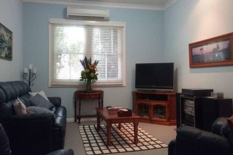 Langley Cottage B & B - Accommodation Yamba 6