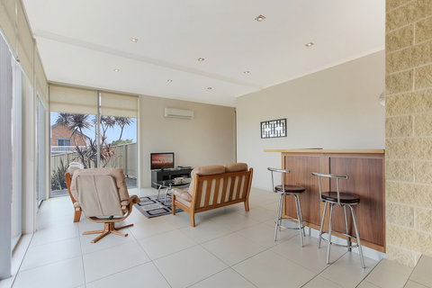 Nautilus - Accommodation Yamba 5