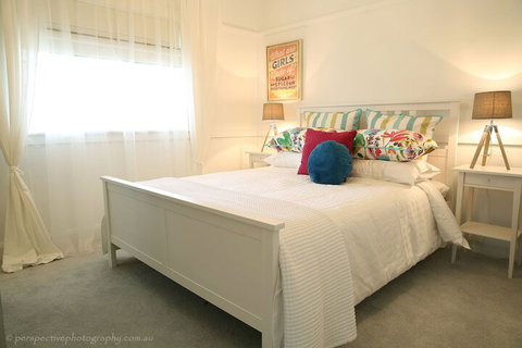 The Sampson - Orange - Accommodation Yamba 2