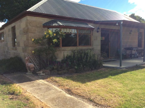Our Cottage - Accommodation Yamba 3