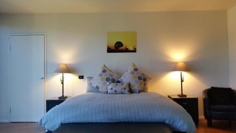 The Red Stag - Accommodation Yamba 3