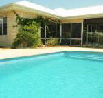 Halls Head Holiday Home - Accommodation Yamba