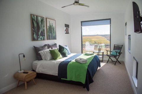 Dragonfly Cottages - Accommodation Yamba 7