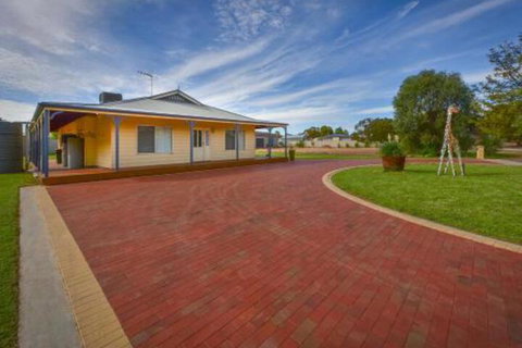 Lake Tyrrell Accommodation - Accommodation Yamba 0