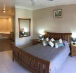 Huge House on the Grand Canal - Accommodation Yamba
