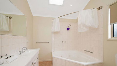 Valkei - Accommodation Yamba 1