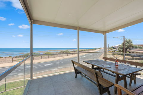 Pearl By The Sea - Accommodation Yamba 0