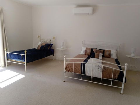 Hilltop Escape B&B - Accommodation Yamba 4