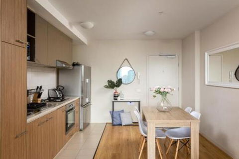 Water Views Lovely 2BRs Free Tram Zone Close To Everything! - Accommodation Yamba 4