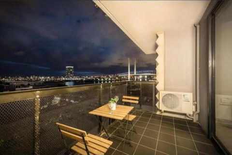 Water Views Lovely 2BRs Free Tram Zone Close To Everything! - Accommodation Yamba 3