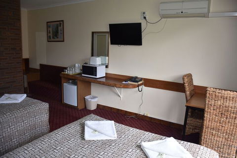Valley Views Motel & Chalets - Accommodation Yamba 4