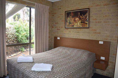 Valley Views Motel & Chalets - Accommodation Yamba 3