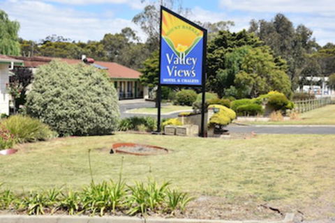 Valley Views Motel & Chalets - Accommodation Yamba 0