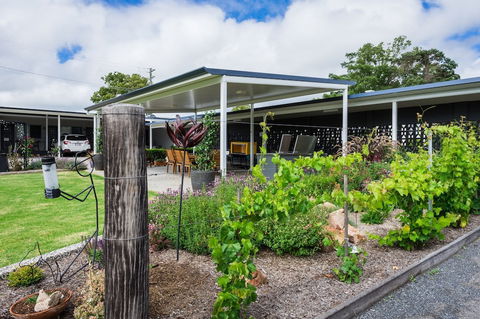 Granite Belt Motel - Accommodation Yamba 1