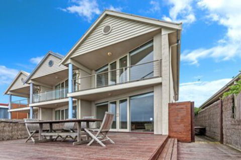 RUBYS BEACHFRONT - Accommodation Yamba 0