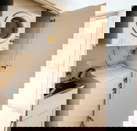 NAOMI 2BDR South Melbourne Apartment - Accommodation Yamba