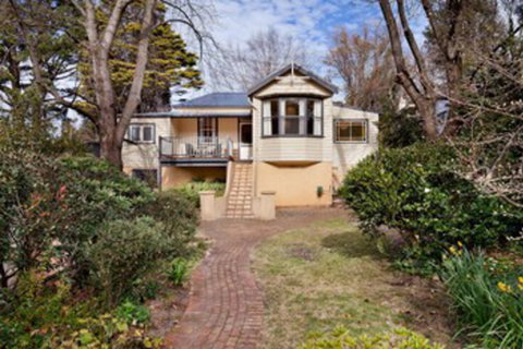 Botanica Cottage - Accommodation Yamba 0