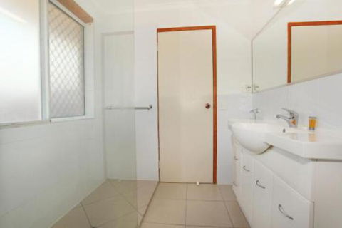 2 Eastern Court Mount Coolum 400 DOLLAR BOND Pet Friendly LINEN INCLUDED - Accommodation Yamba 0