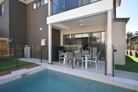 Holiday With A View Lowry Street - Accommodation Yamba 2