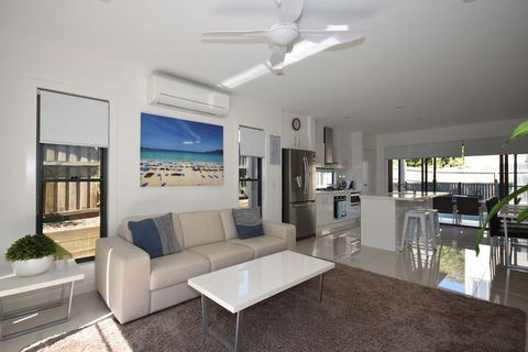 Holiday With A View Lowry Street - Accommodation Yamba 3