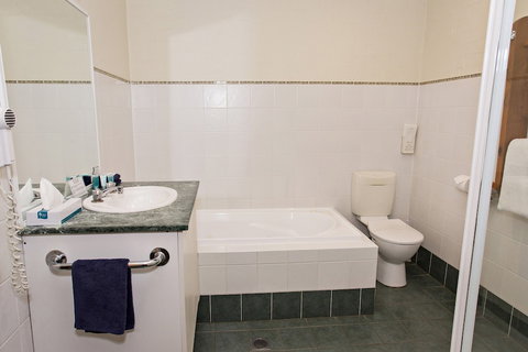 Colonial Motel And Serviced Apartments - Accommodation Yamba 3